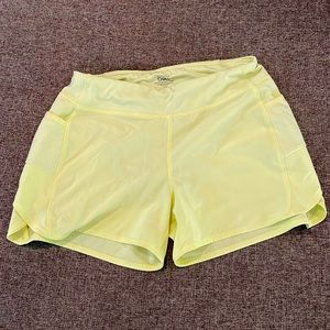 Athleta record breaker girl shorts
